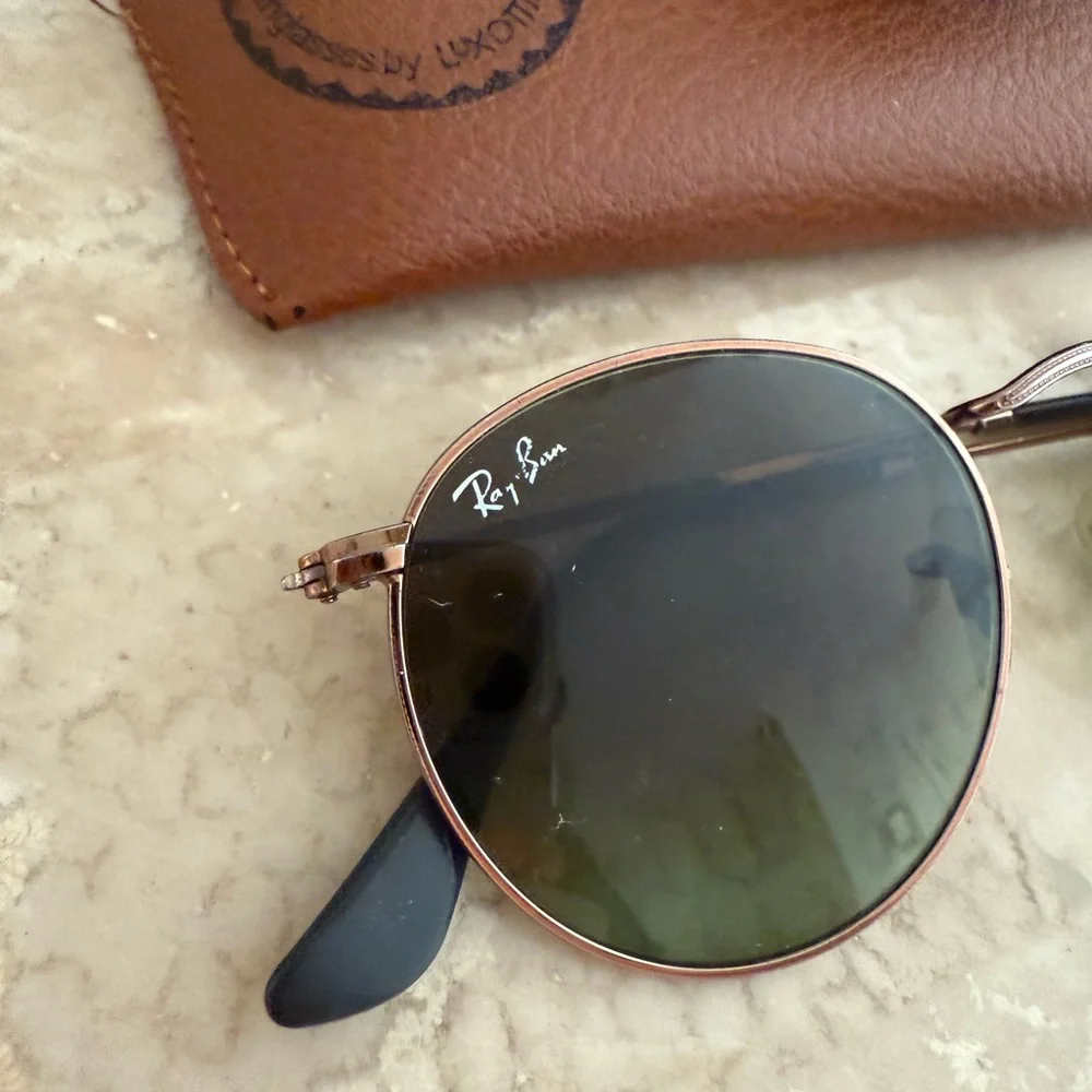 Small Ray-Ban Black and Brown Sunglasses - Picture 2 of 8